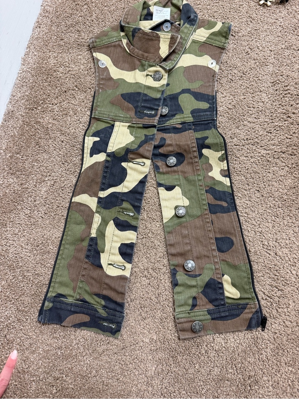 Veronica Beard Camo Button-Front Dickie in Green/Brown - Picture 2 of 6